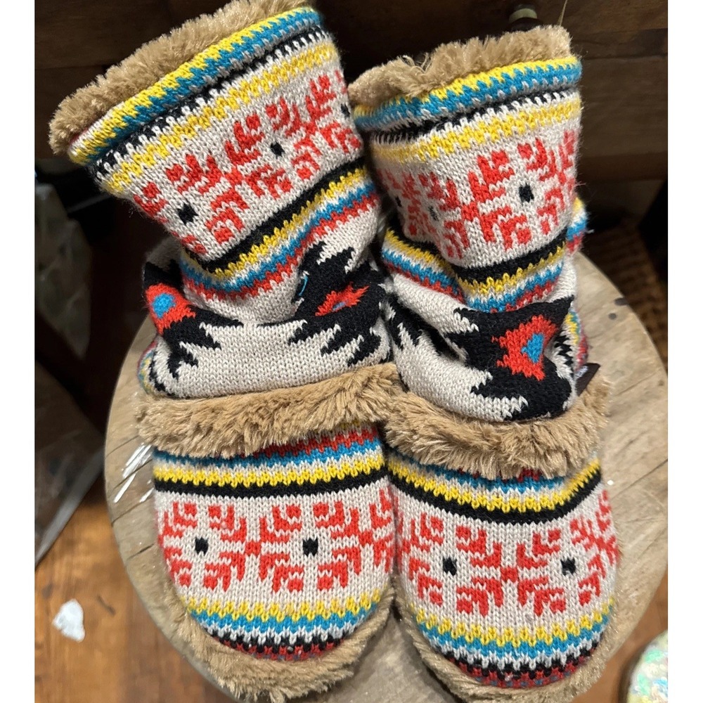 MUKLUKS-RED/MULT-GEOMETRIC-KNIT-FLEECE LINED-Hard Bottom SLIPPERS-SIZE-5-6